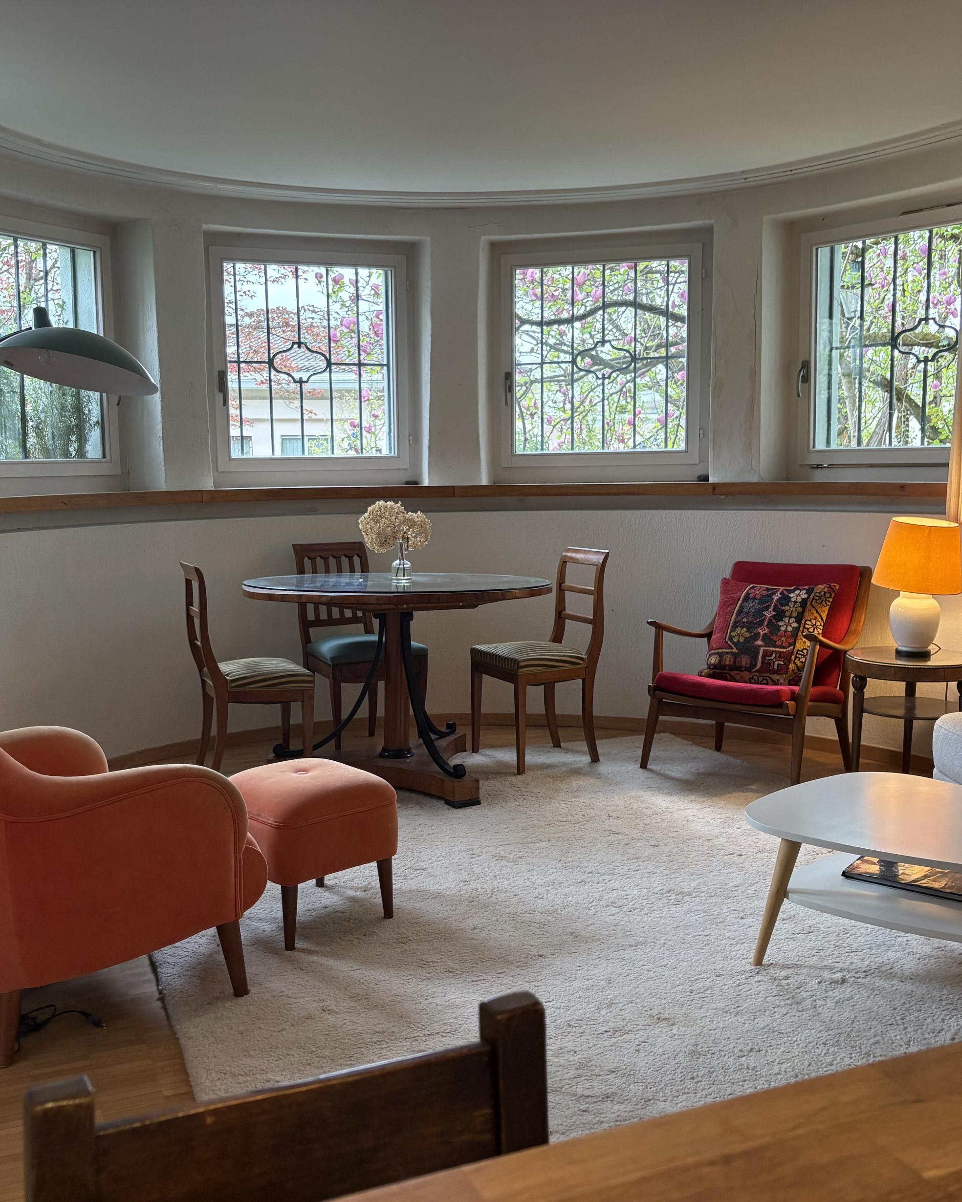 Image of 2.5-room apartment in Zurich for rent in a prime location with breathtaking views